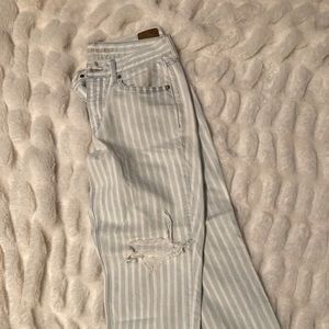 AmericanEagle Tomgirl Jean